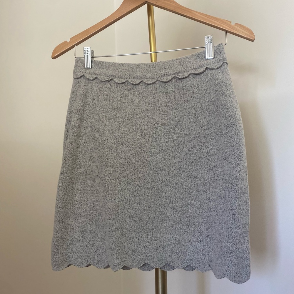 Club Monaco Size 0 scalloped edge skirt NWT